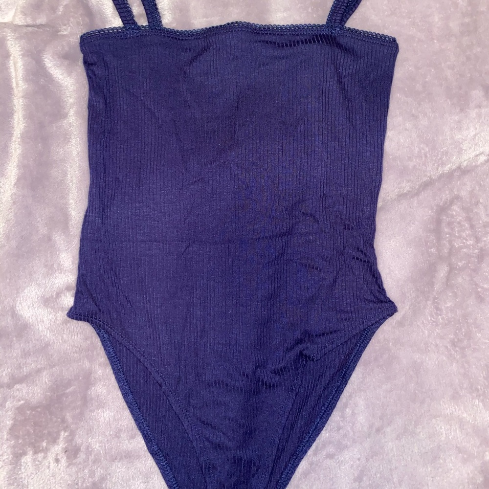 SIZE SMALL square neck body suit